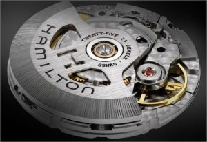 Sự khác biệt giữa bộ máy in-house và bộ máy ETA 3