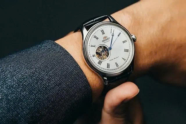 Vì sao đồng hồ cơ luôn có sai số và không thể chính xác tuyệt đối 3