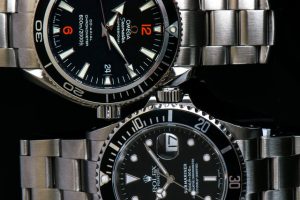 Vì sao Omega luôn cạnh tranh trực tiếp với Rolex 1