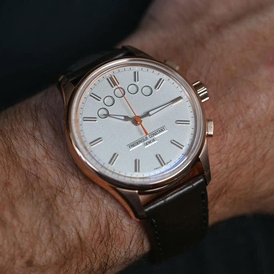 Frederique Constant Yacht Timer có phù hợp cho người thích thể thao? 1