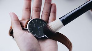 Cách bảo quản đồng hồ đúng cách 2