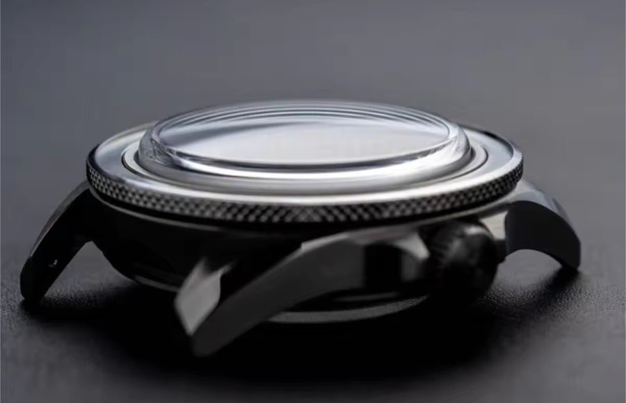 Domed Sapphire là gì trên kính đồng hồ 2