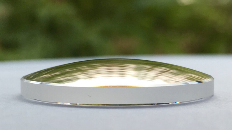 Domed Sapphire là gì trên kính đồng hồ 3