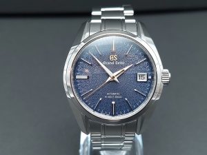 Tần số dao động và độ chính xác đồng hồ