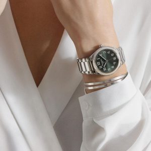 Vẻ đẹp tinh tế đồng hồ nữ