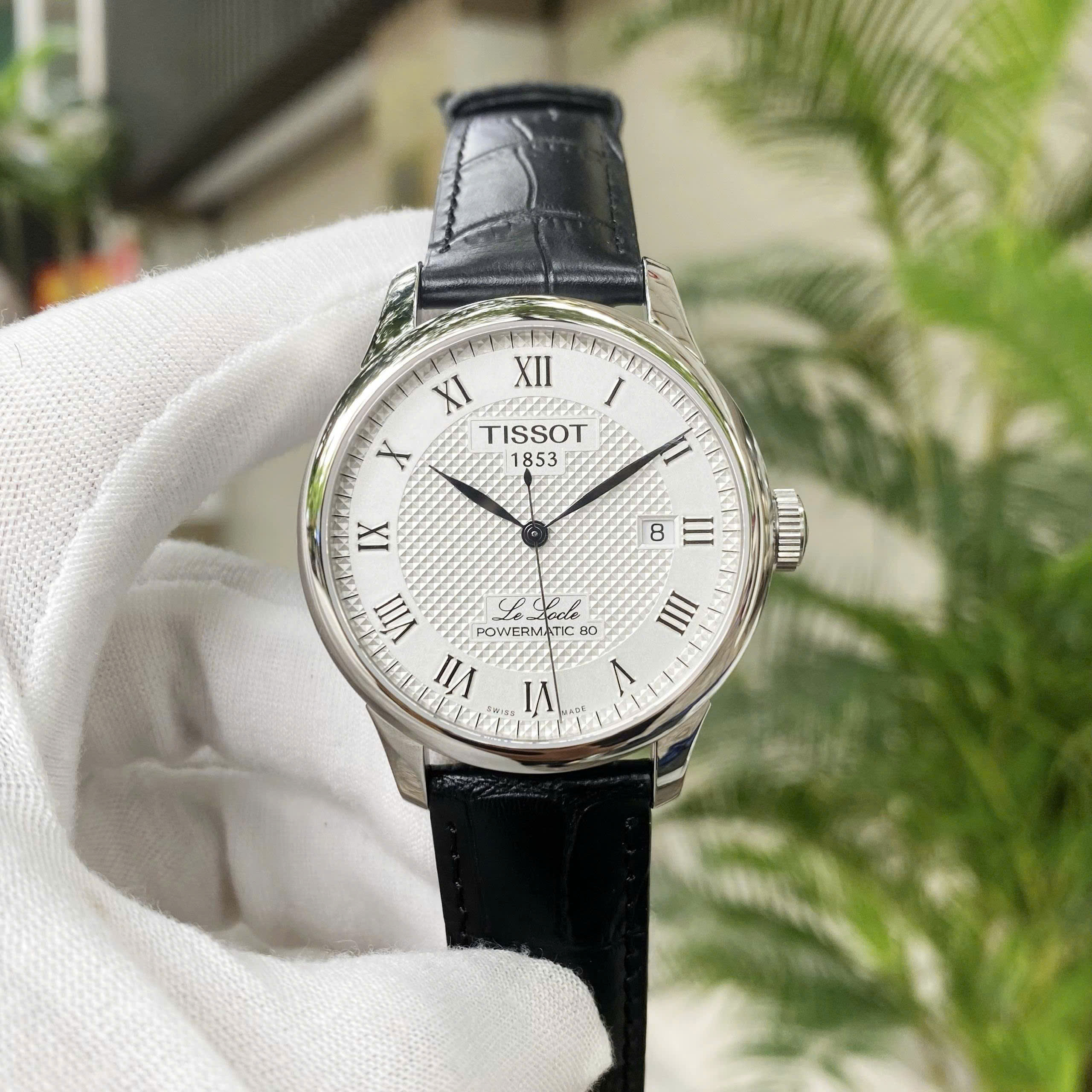 Khám phá vân Guilloche trên đồng hồ nam Tissot Le Locle 1