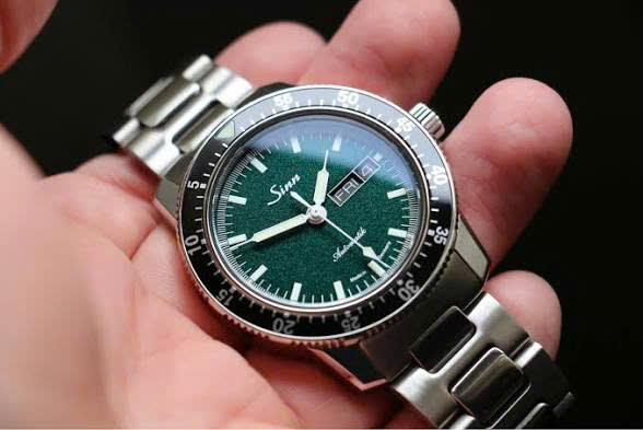 Đồng hồ Sinn U1 có gì đặc biệt trong thiết kế thép tàu ngầm 4