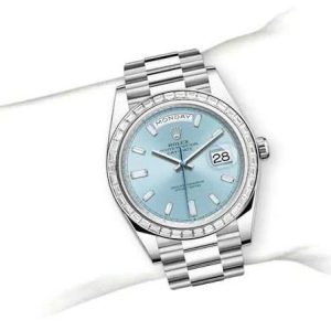 Sức hút từ mặt số xanh băng của đồng hồ Rolex Platinum 2