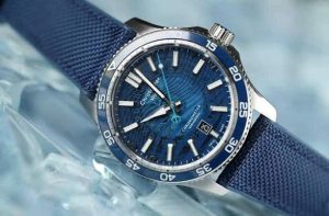 Đánh giá cơ chế điểm chuông trên đồng hồ cơ Christopher Ward 2