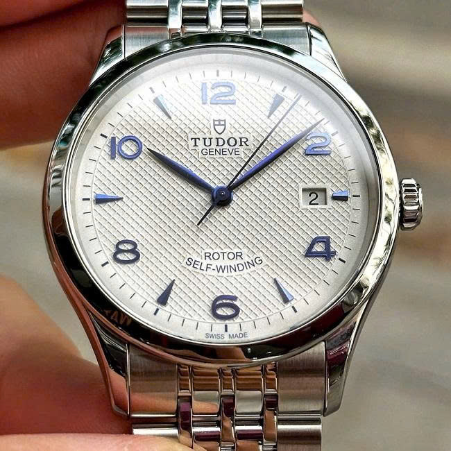 Có nên mua đồng hồ cổ điển Tudor 1926 hay không? 3