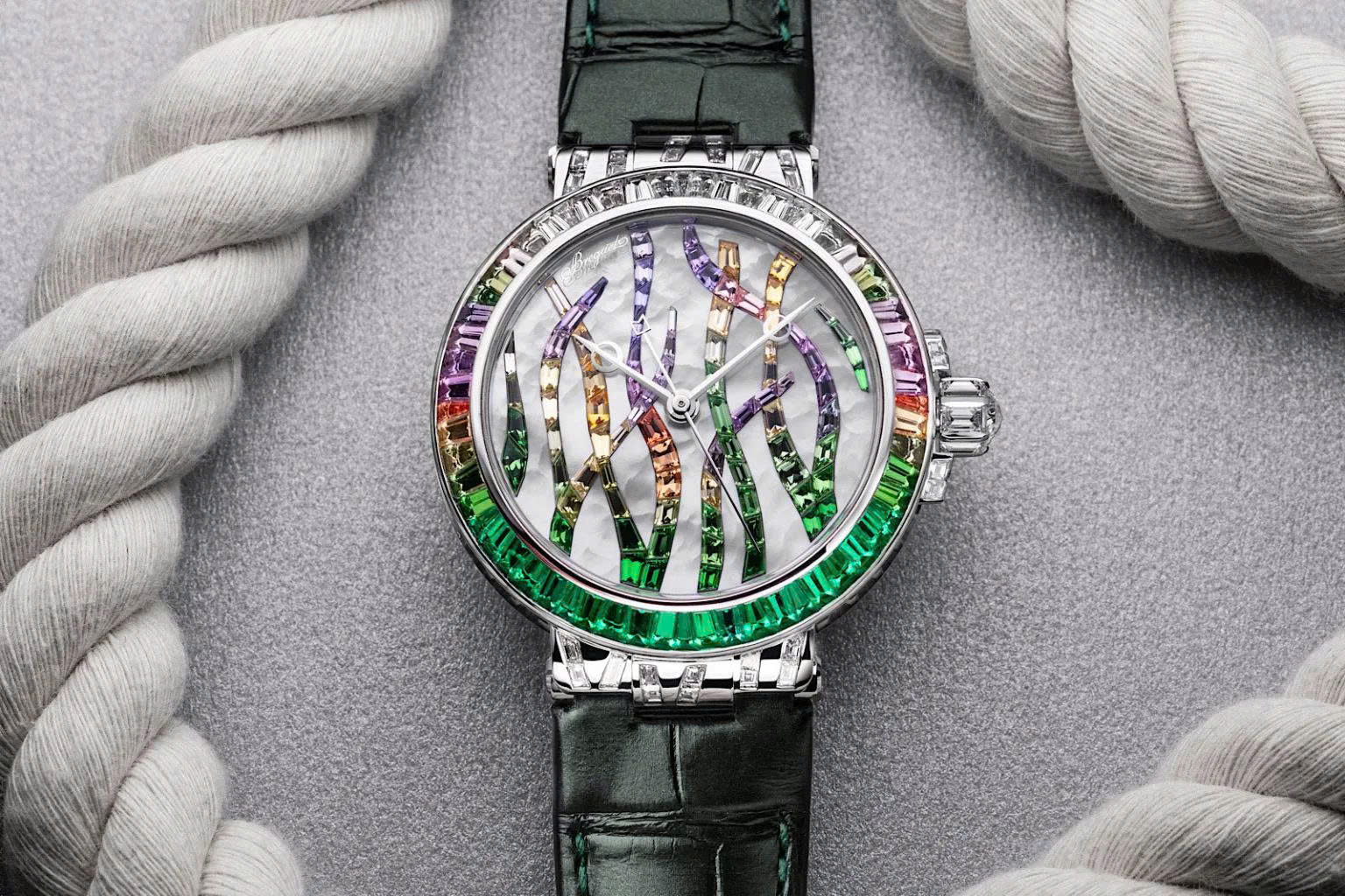 Vẻ đẹp sang trọng của mẫu đồng hồ thể thao Breguet Marine 4