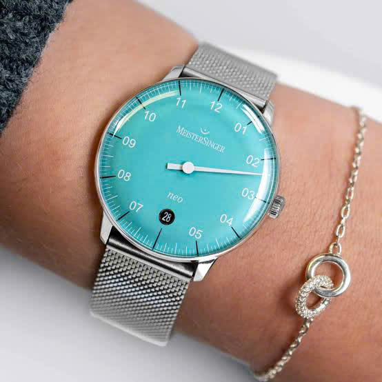 Trải nghiệm hiển thị giờ độc đáo của đồng hồ Meistersinger Neo 1
