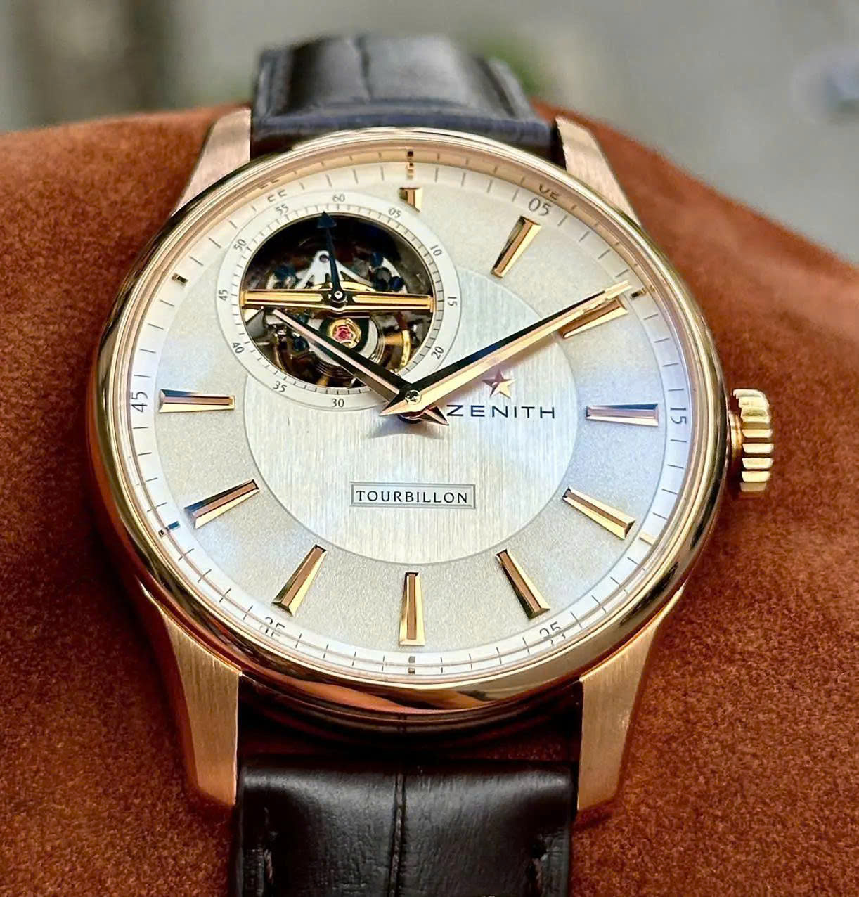 Định giá đồng hồ Zenith cũ chính hãng được bao nhiêu tiền? 1