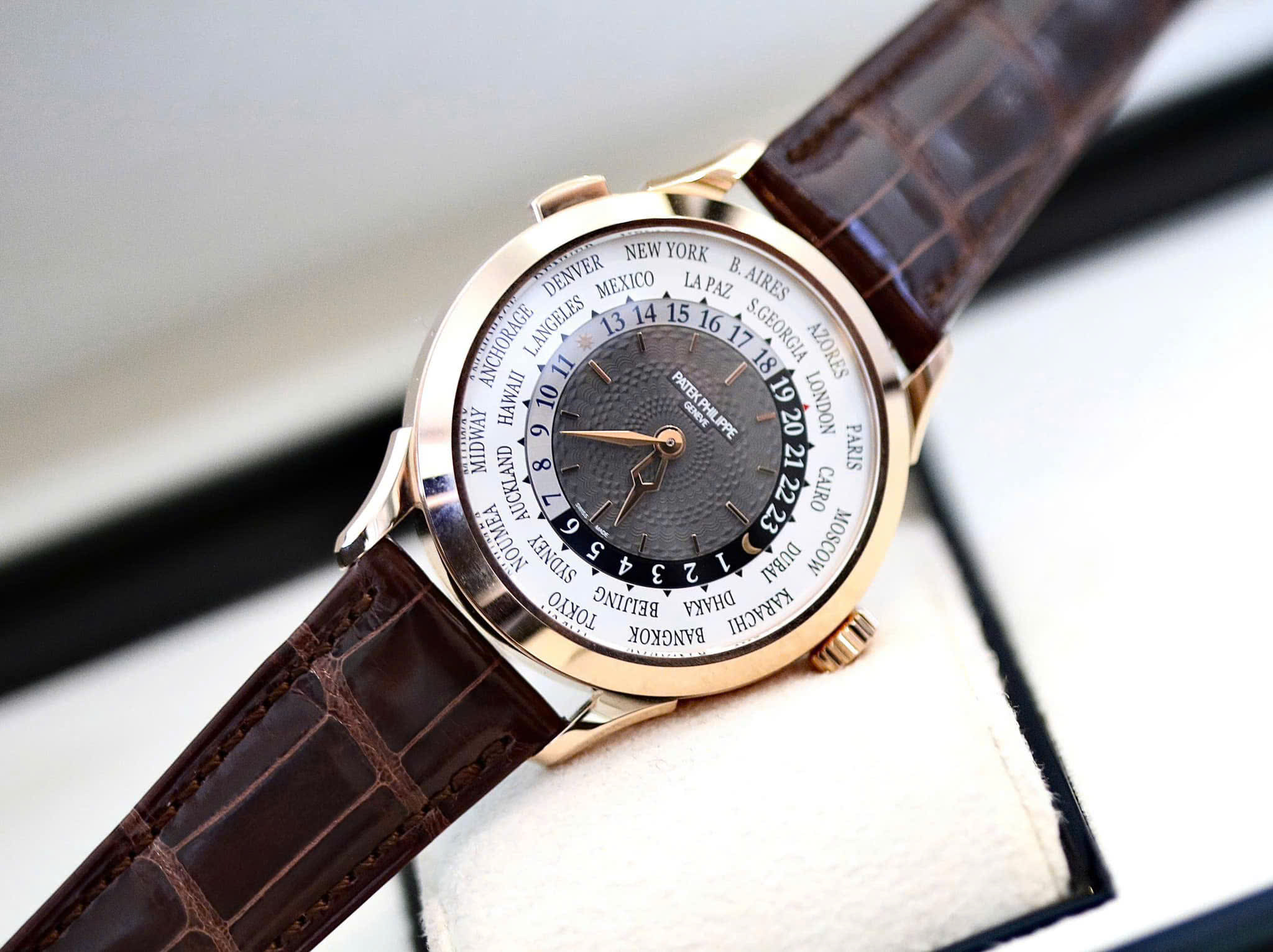 Định giá đồng hồ Patek Philippe cũ chính hãng được bao nhiêu tiền? 2