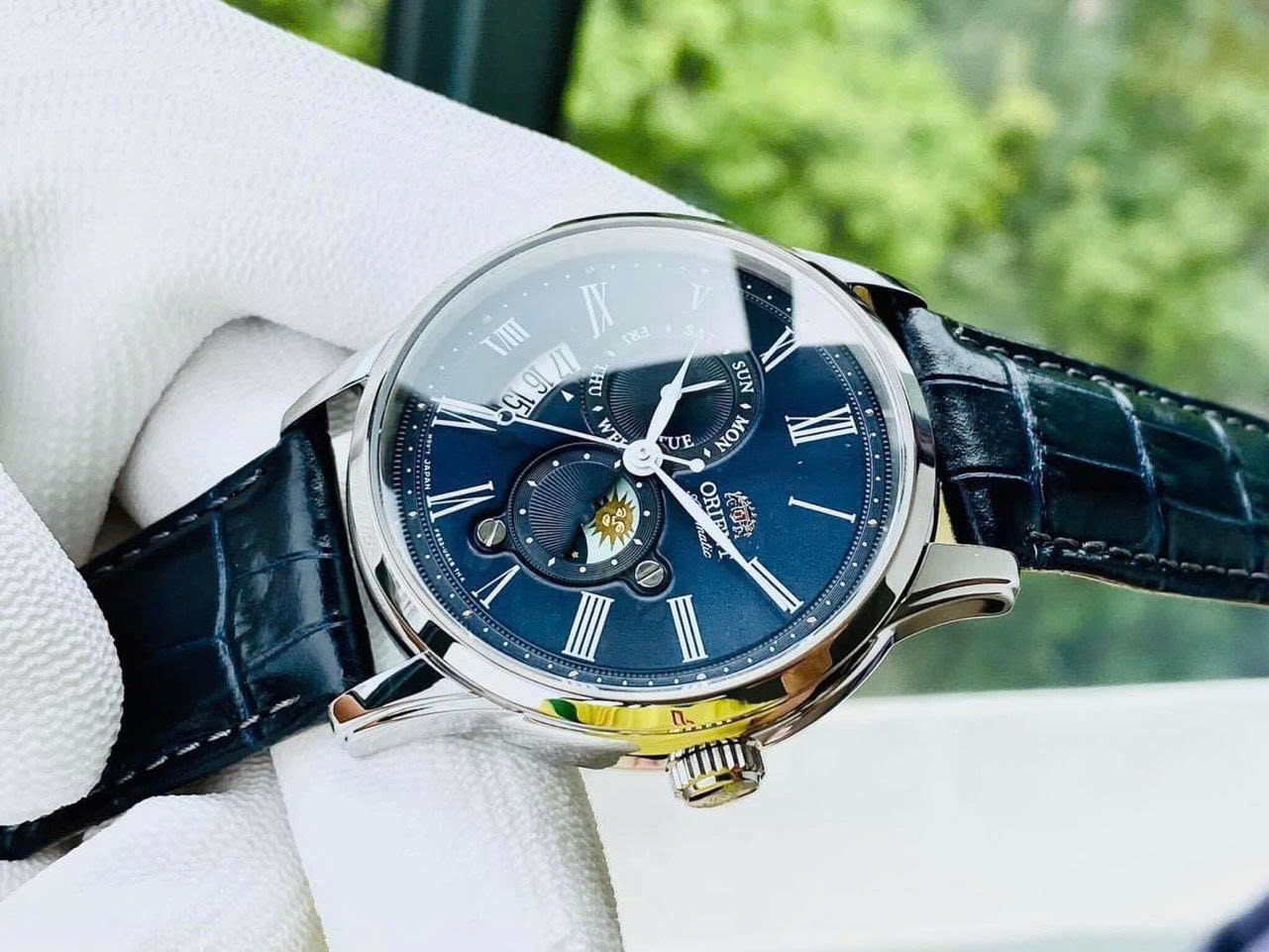 Giải mã sức hút của đồng hồ Orient Sun and Moon 3