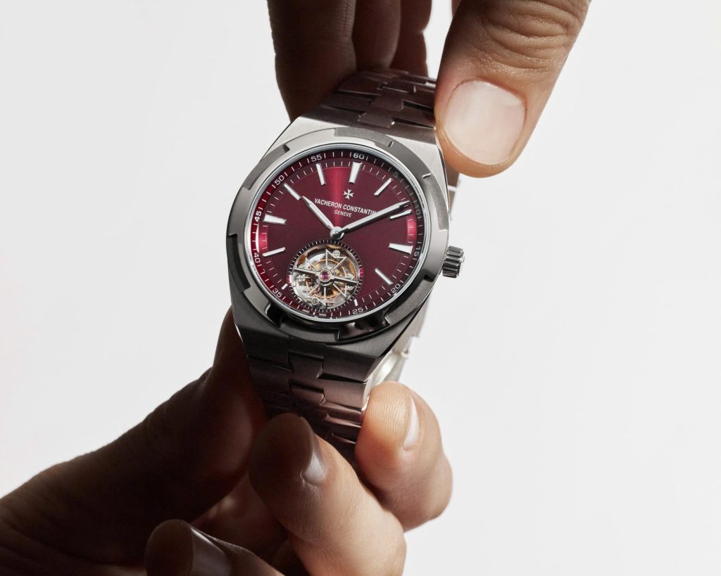 Vacheron Constantin Overseas Tourbillon có gì khác biệt so với bản thường? 2