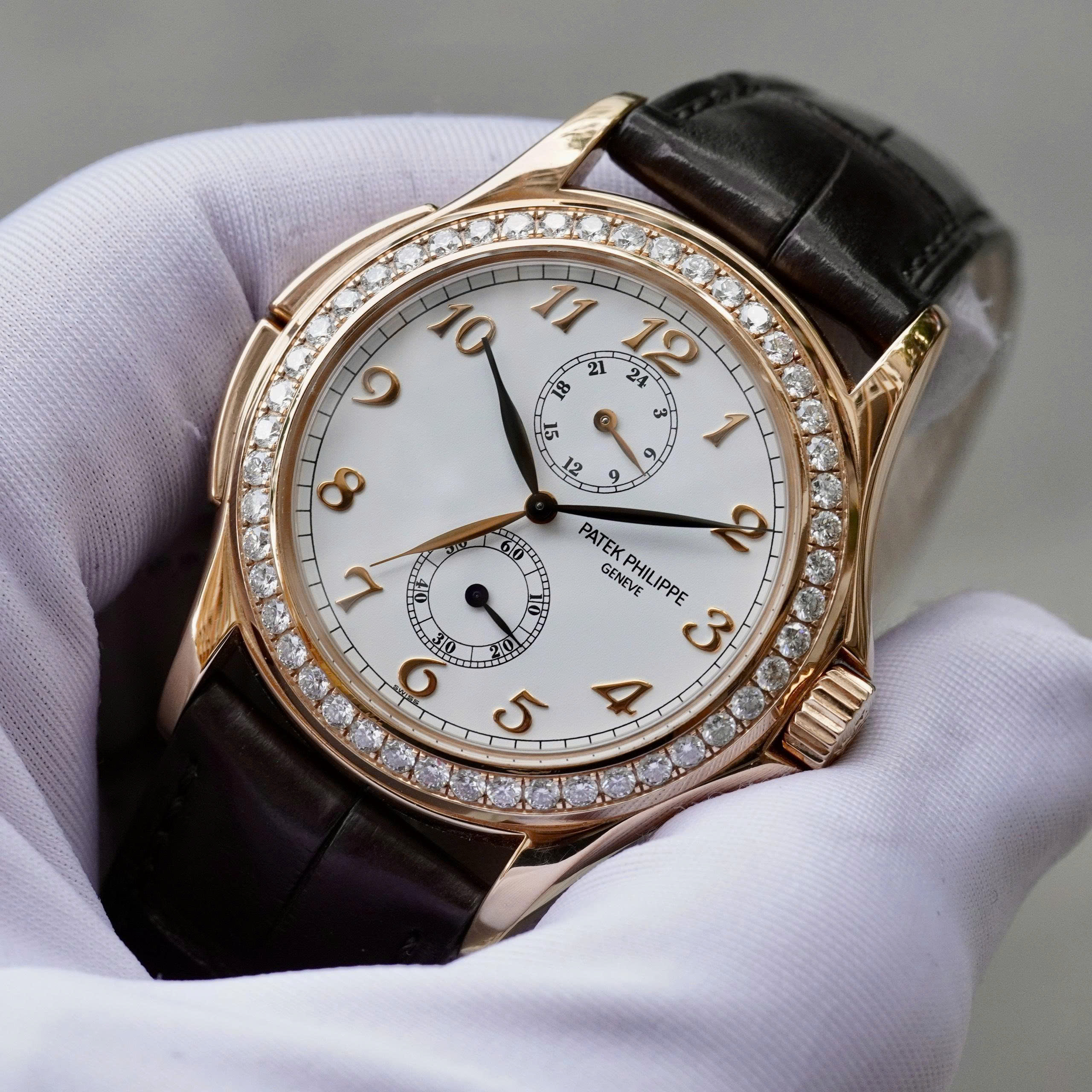 Patek Philippe Travel Time có phù hợp người thường xuyên di chuyển 1
