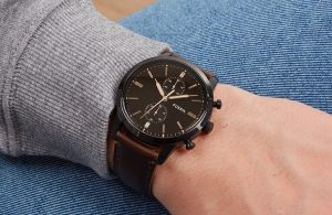 Quartz hay cơ: chọn sao cho đúng