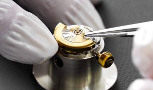 Rotor và cách đồng hồ tự lên cót