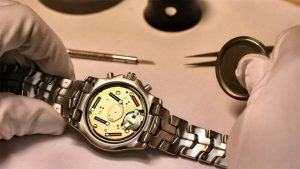 Máy cơ và quartz khác nhau thế nào
