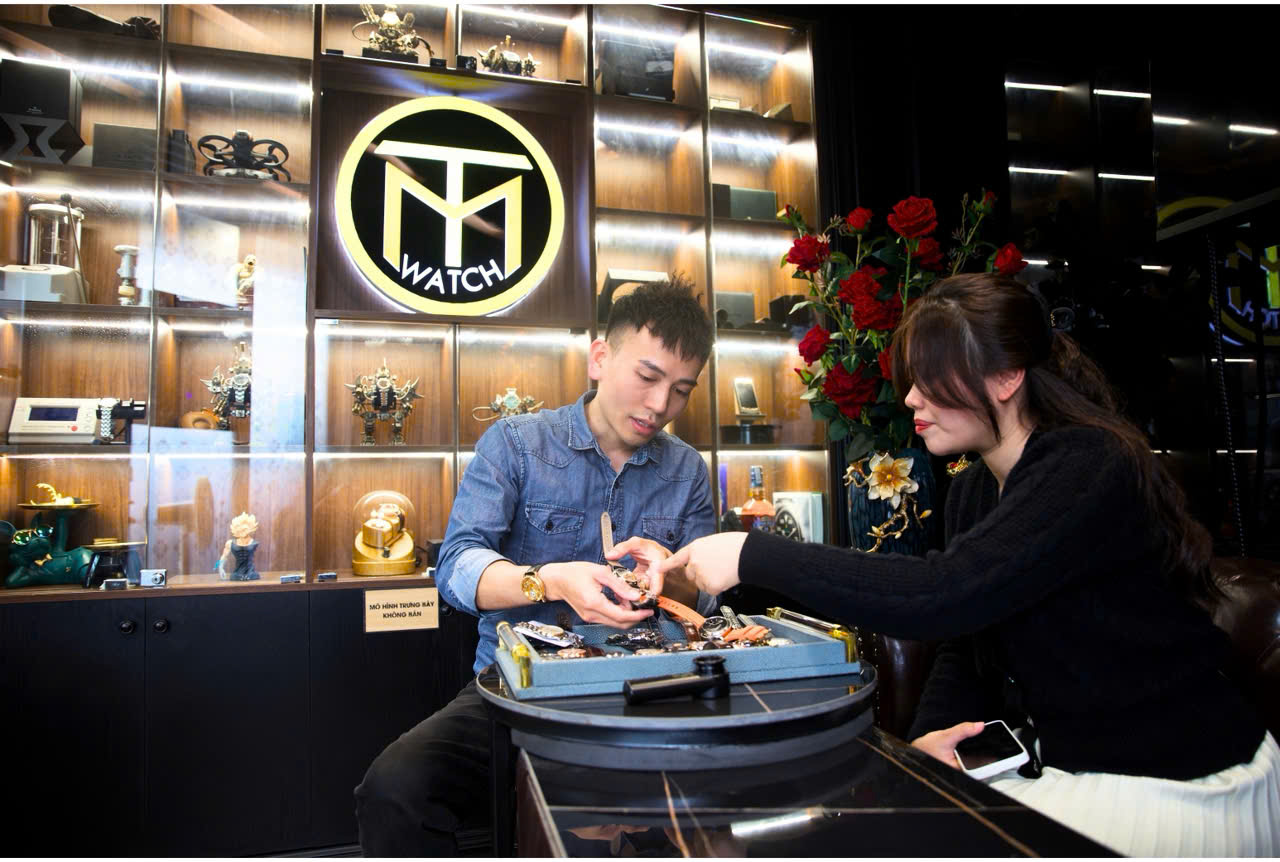 Xoay vòng đồng hồ cũ không lỗ