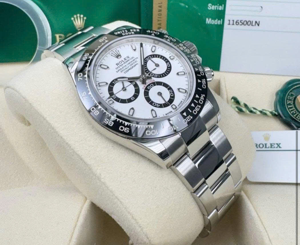 Thắng lớn nhờ giá trị tăng phi mã của đồng hồ Rolex Daytona thép 2