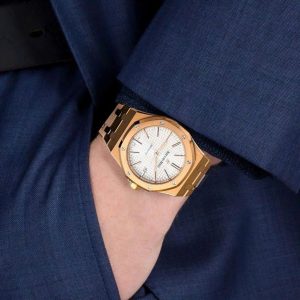 Đồng hồ Audemars Piguet tạo dấu ấn nổi bật trong văn hóa Pop 2