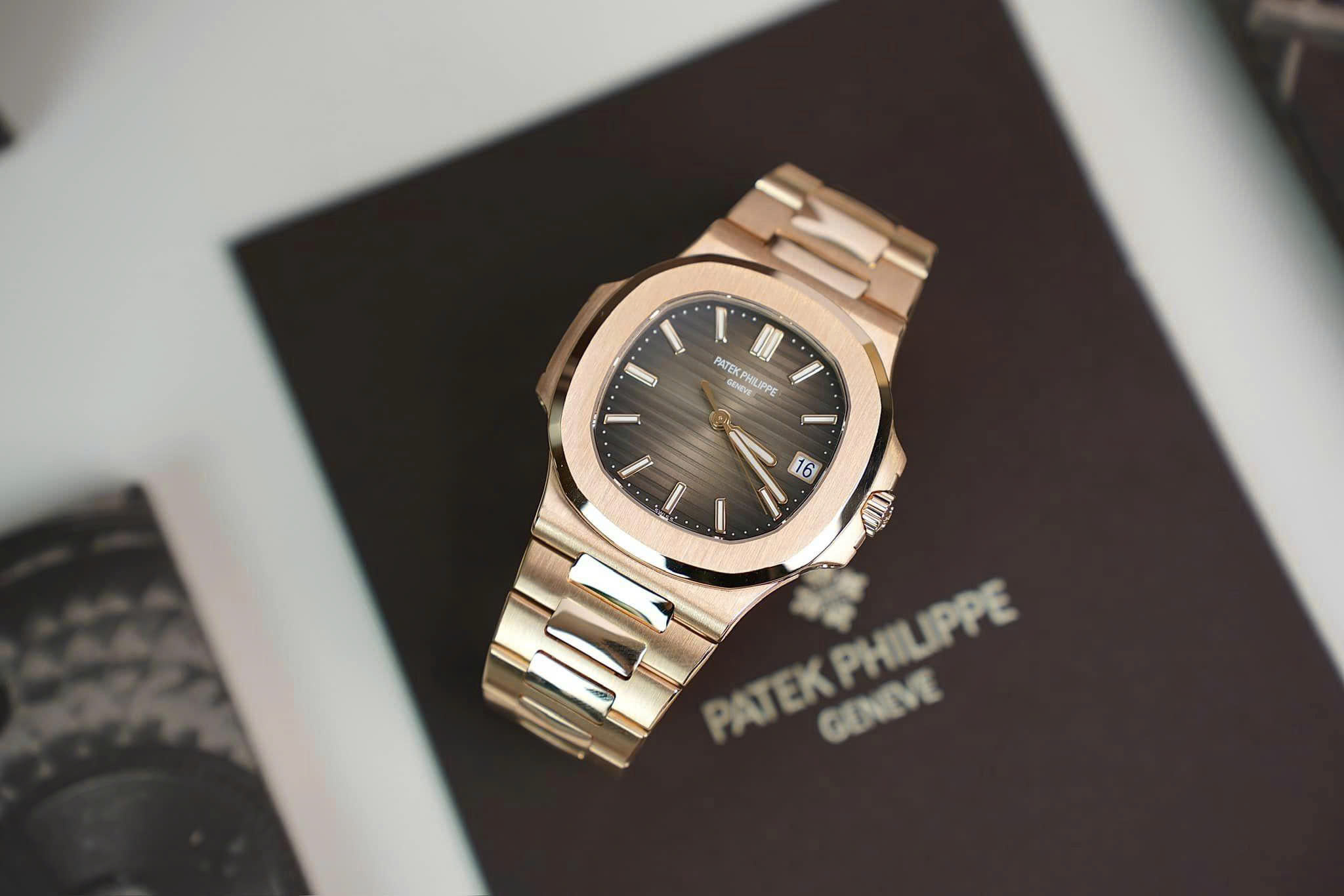 Giải mã sức nóng của mẫu đồng hồ Patek Philippe Nautilus 5711 1