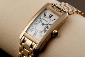 Xu hướng chọn đồng hồ mặt vuông từ thương hiệu Cartier 2