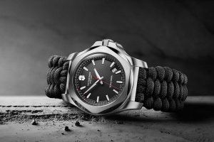 Đánh giá độ bền chiếc đồng hồ Victorinox INOX Carbon chính hãng 2