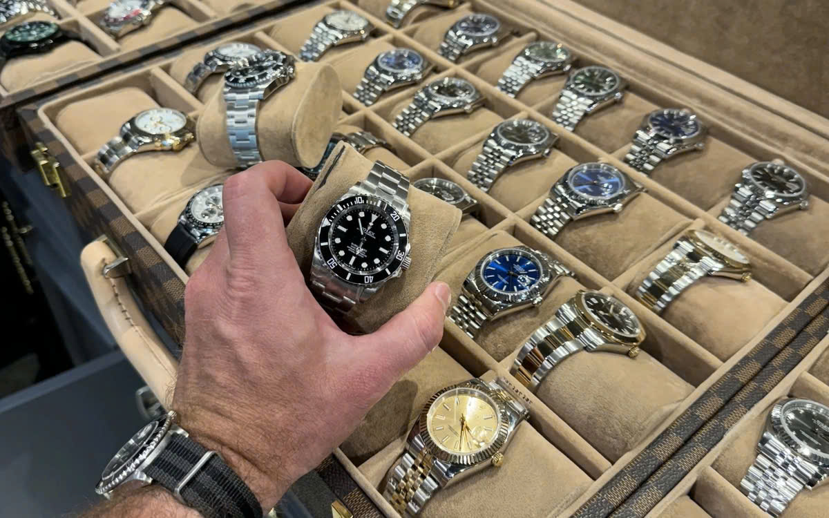 Thẩm định và thu mua đồng hồ Cartier cũ chuyên nghiệp tận nơi 2