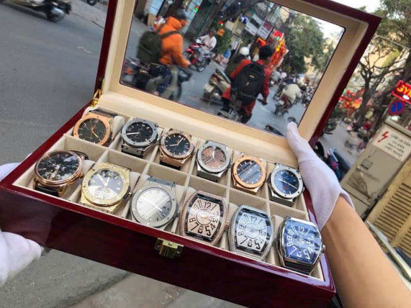 Thẩm định và thu mua đồng hồ Cartier cũ chuyên nghiệp tận nơi 3