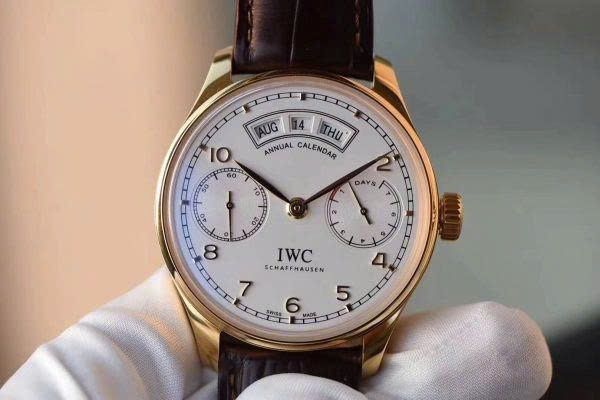 Định giá thu mua đồng hồ IWC Portugieser Chronograph chuẩn chuyên gia 3