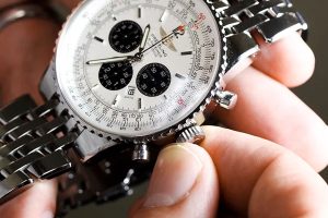 Đồng Hồ Cơ Lên Cót Tay Có Còn Được Yêu Thích