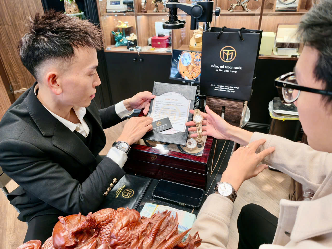 Hành Trình Đồng Hồ Cơ Cũ Từ Người Bán Đến Thu Mua