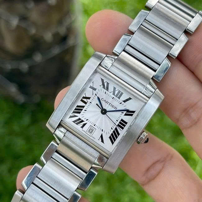 Đánh giá chi tiết dòng đồng hồ Cartier Tank Francaise sang trọng 1