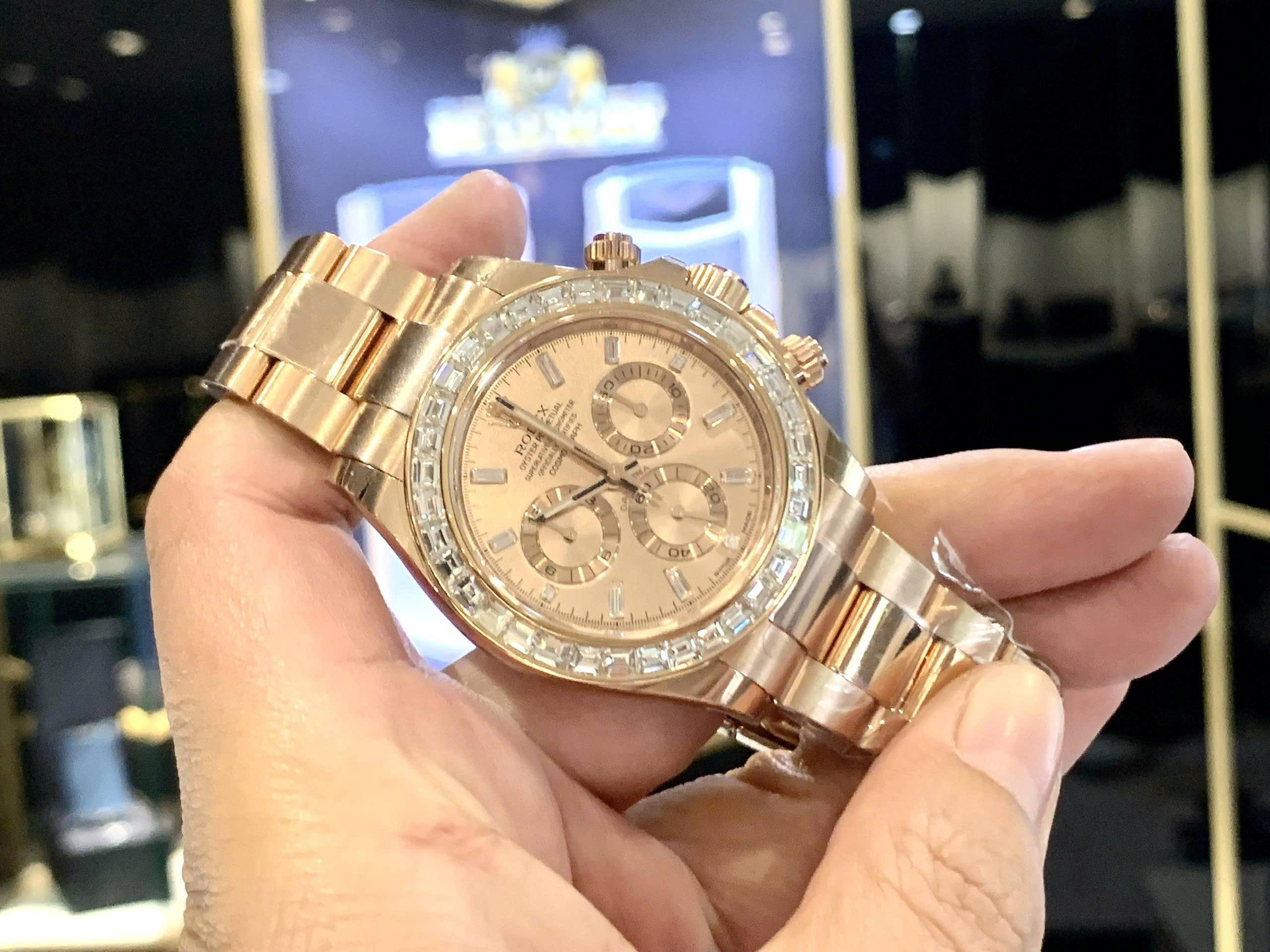 Khám phá sức hút từ siêu phẩm đồng hồ Rolex Daytona mới 2