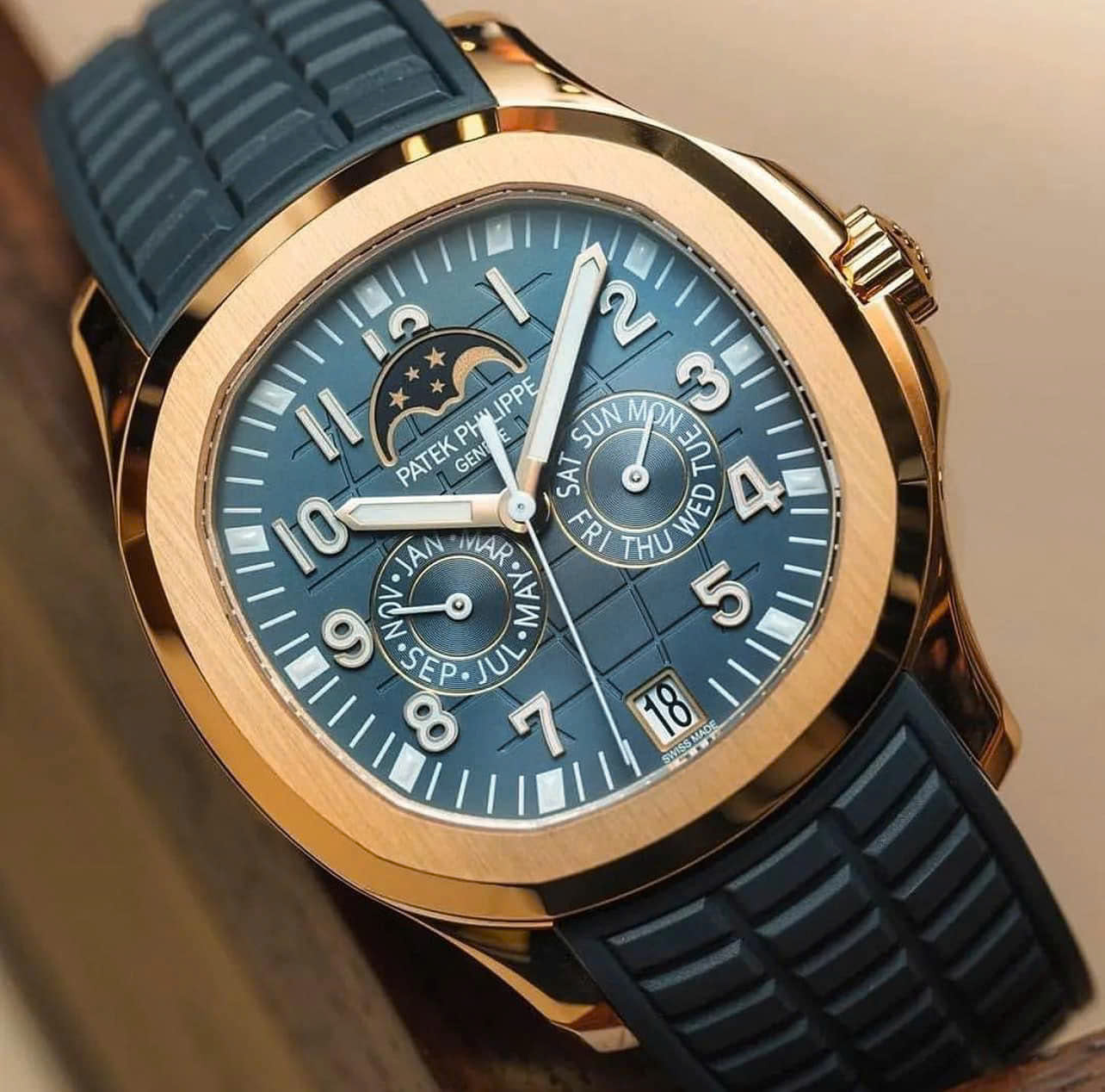 Giải mã chất thể thao từ đồng hồ Patek Philippe Aquanaut 3
