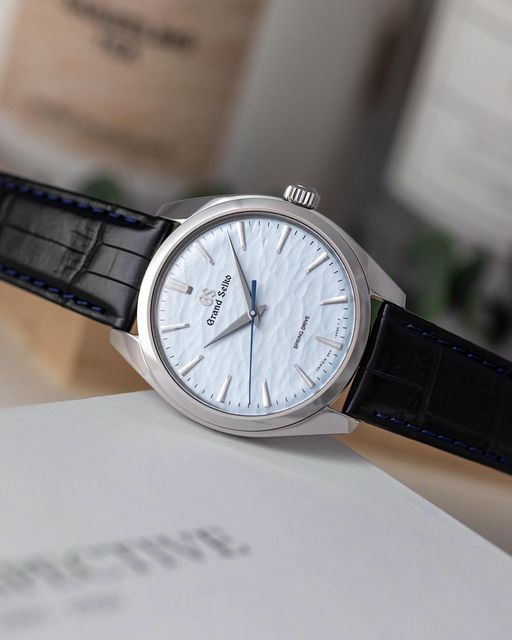 Mặt hồ đóng băng tĩnh tại qua Grand Seiko Omiwatari 1