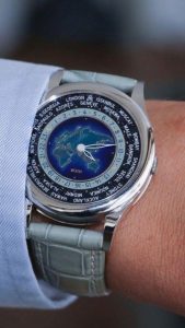 Nhịp đập toàn cầu thu nhỏ trên Patek Philippe World Time 1