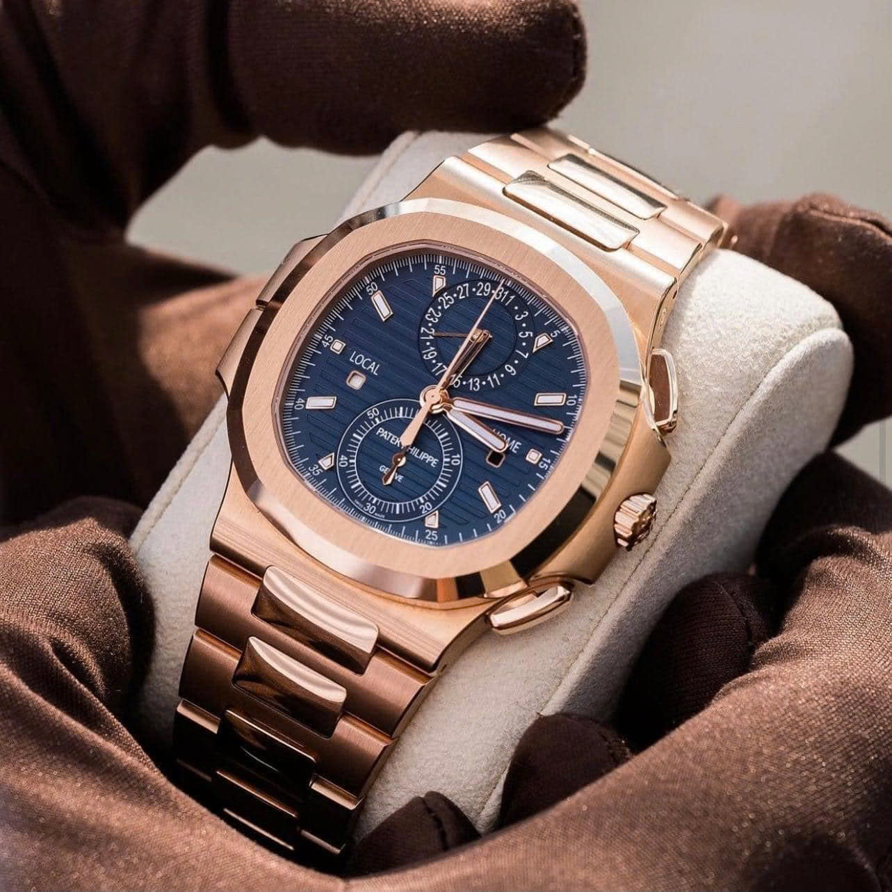 Sức hút kiệt tác huyền thoại đồng hồ Patek Philippe Nautilus 2