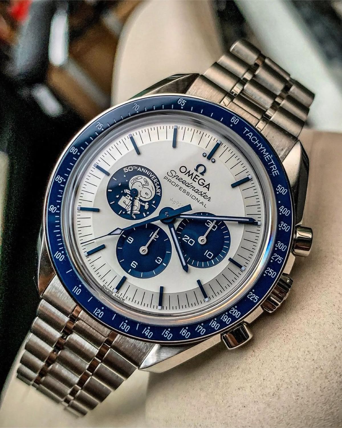 Góc nhìn đương đại tái hiện lịch sử Omega Speedmaster Heritage 1