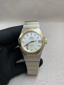 Nét quyến rũ vượt thời đại từ dòng Omega Constellation 1