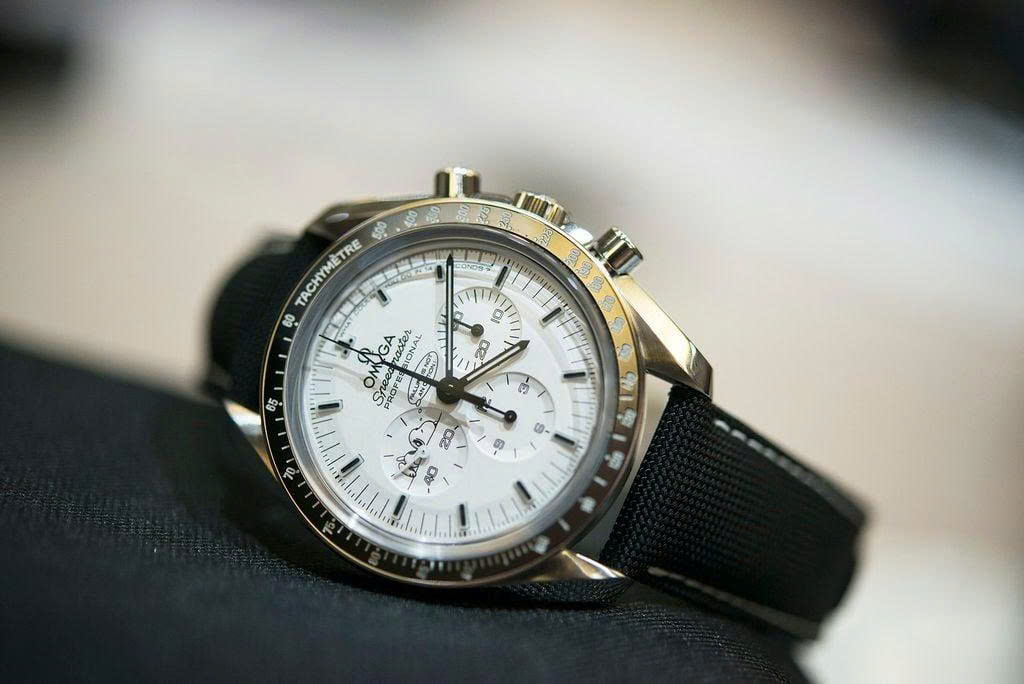 Giải mã mật mã không gian chiếc Omega Speedmaster Moonwatch 2