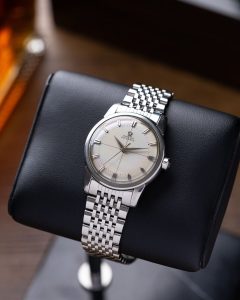 Nét thanh lịch cổ điển vượt tầm Omega De Ville 2