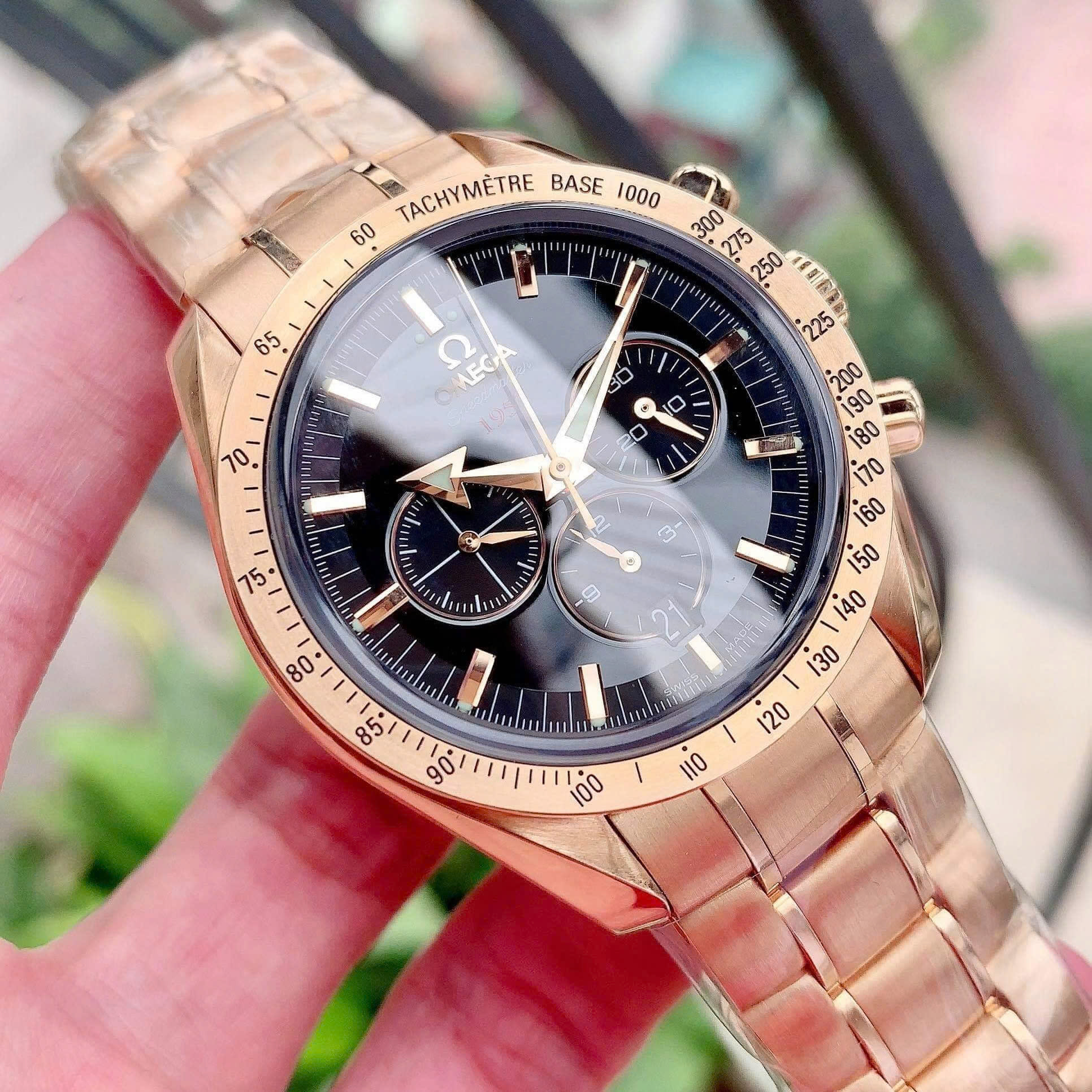 Phong cách thể thao từ dòng đồng hồ Omega Speedmaster Broad Arrow 3