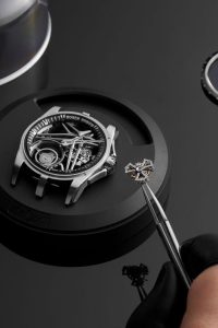 Kiến trúc cơ khí không tưởng trên Audemars Piguet Code 11.59 1
