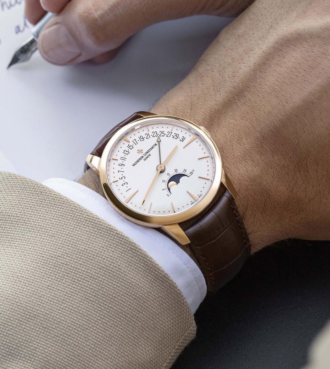 Nhịp điệu trăng sao tĩnh lặng trên Vacheron Constantin Patrimony Moon 2