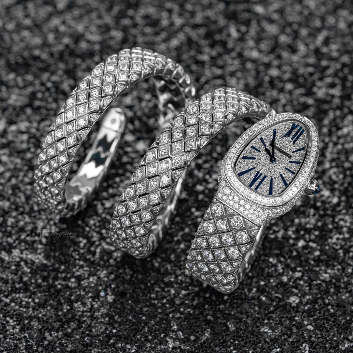 Sự quyến rũ nguy hiểm từ cỗ máy Bvlgari Serpenti 2