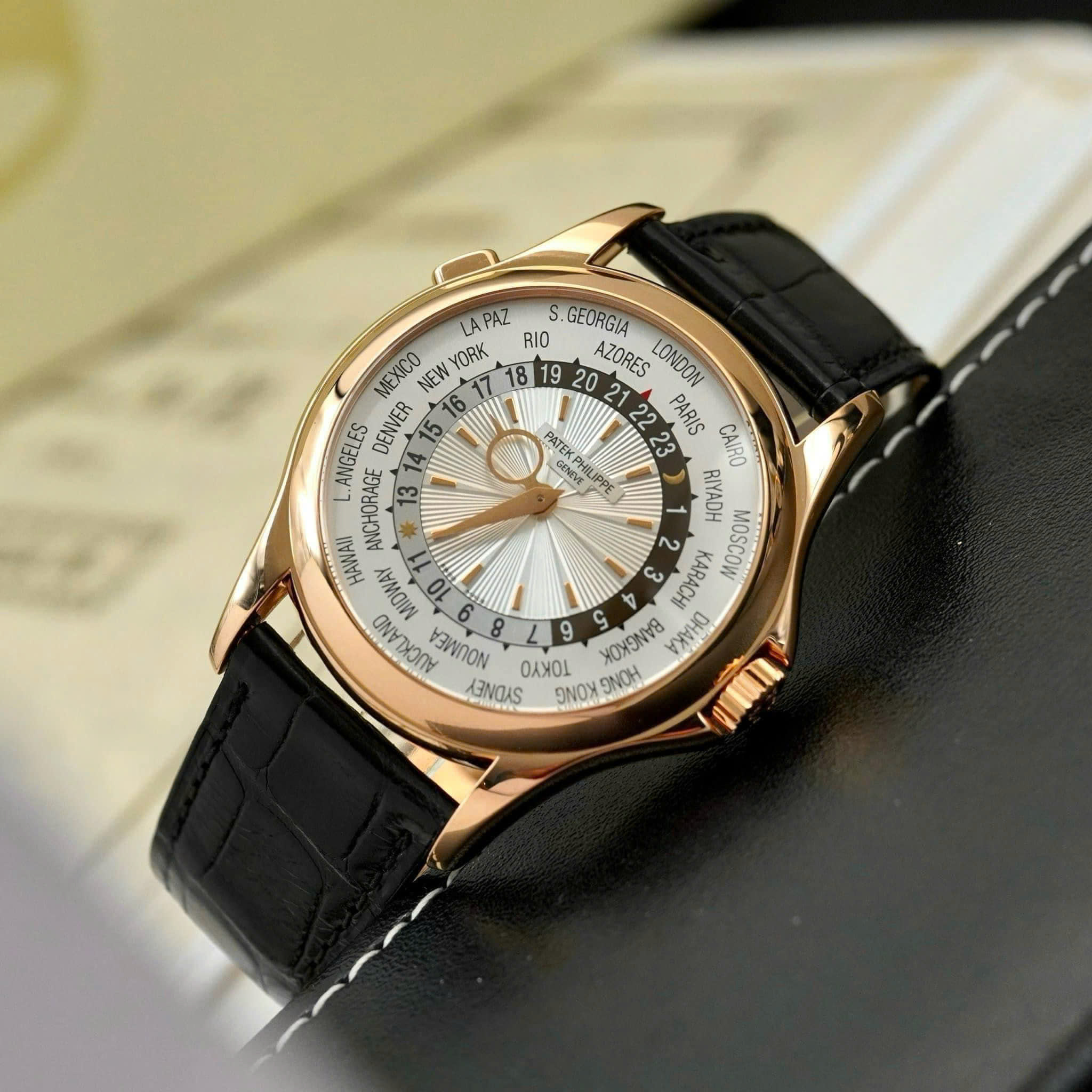 Chuyên thu mua đồng hồ Patek Philippe World Time cũ giá trần 2
